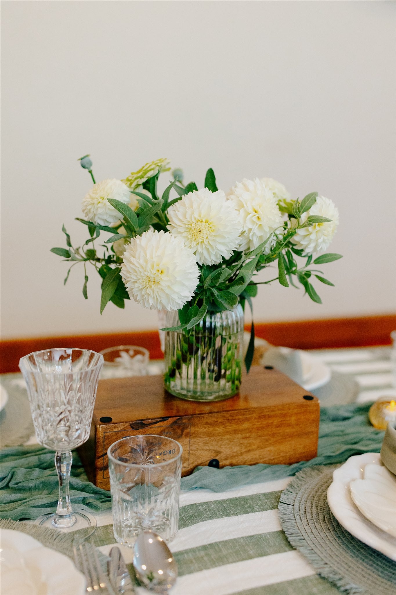 Luxury picnic setups Wellington tablescaping
